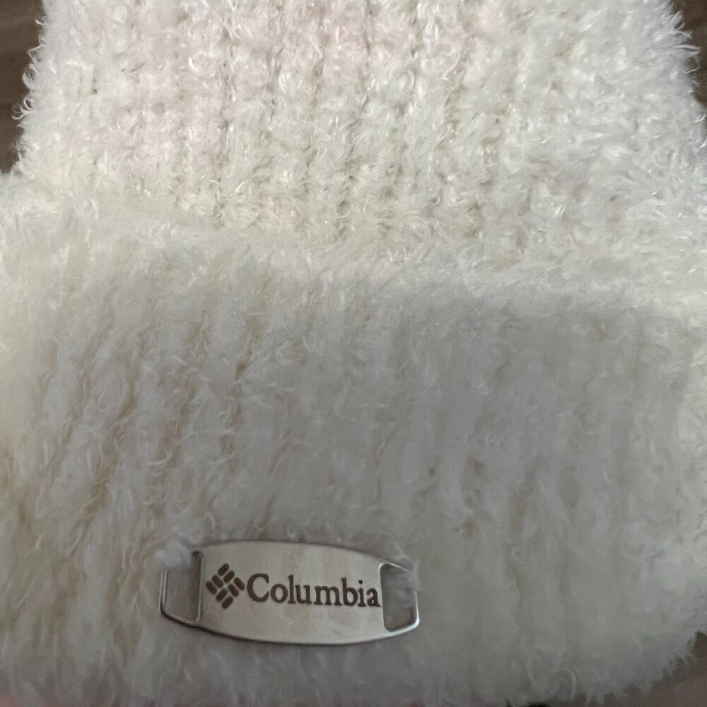 Columbia White Fuzzy Hat with Bill